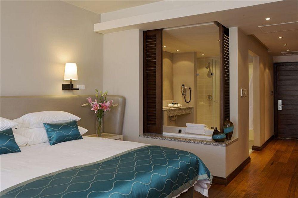 Chapmans Peak Beach Hotel Hout Bay Exteriör bild